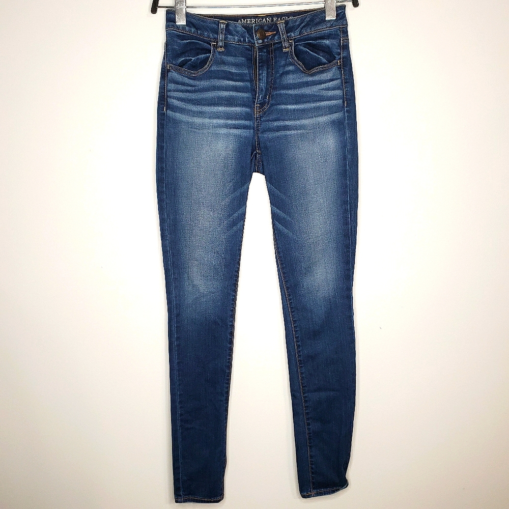 17) AMERICAN EAGLE OUTFITTERS Hi-Rise Jegging Distressed Wash Jeans Sz. 6 Long - Picture 1 of 5